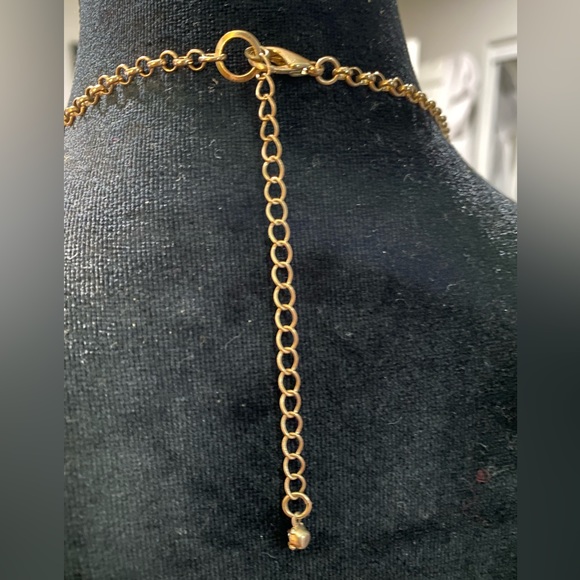 NWOT White tassel necklace. Brand unknown. - Picture 3 of 3